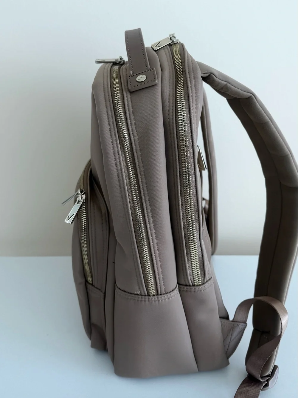 Vélez Multi-Compartment Nylon Laptop Backpack Taupe - Like New!